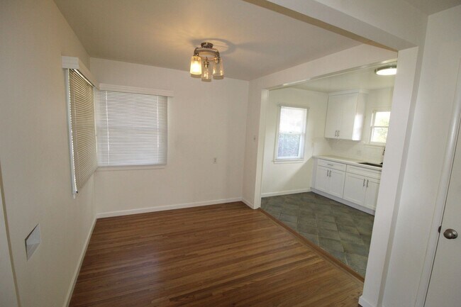 Building Photo - 86-90joanne