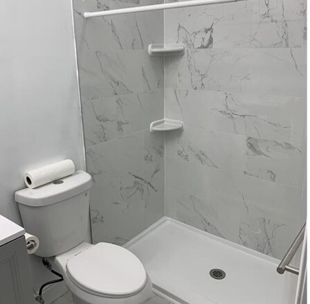 Building Photo - 820 N Lakewood Ave