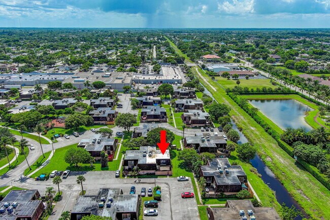 Building Photo - 99 Lake Arbor Dr