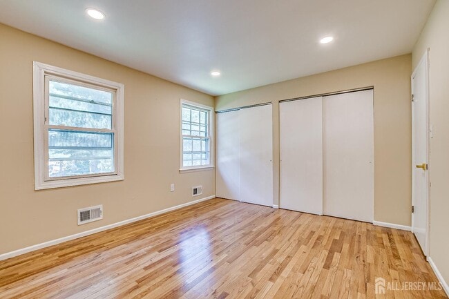 Building Photo - 5 Pelmont Pl