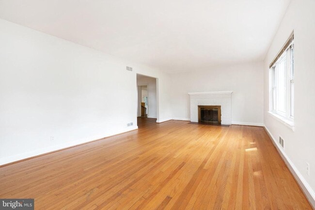 Building Photo - 5708 Dawes Ave