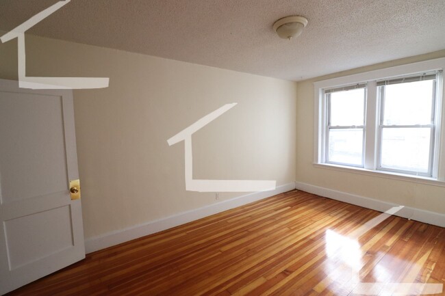 Building Photo - No Fee! Avl NOW - No Fee! Allston 3BR with...