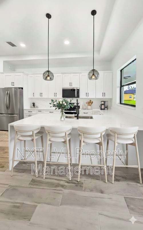 Building Photo - 4113 Kismet Pkwy W