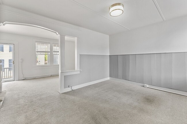 Building Photo - Historic Downtown Annapolis 3 Bedroom w/ P...