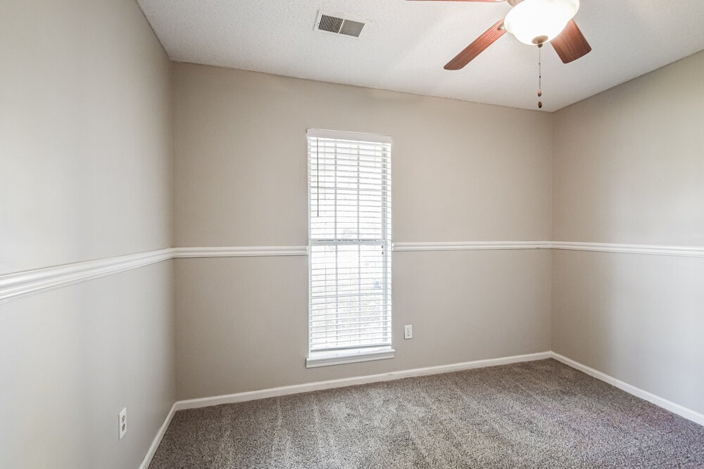 Building Photo - 10378 Yates Dr