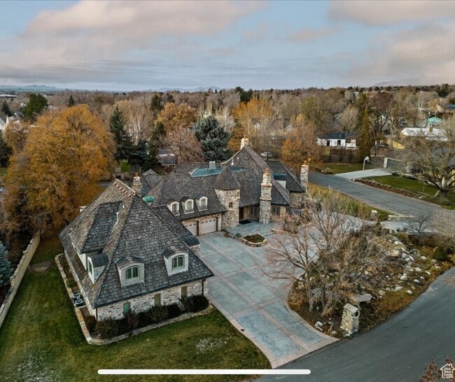 Building Photo - 4900 Marilyn Dr