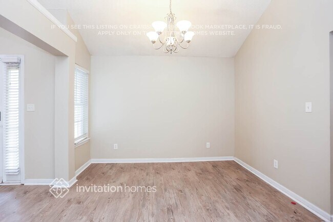 Building Photo - 4890 Larkspur Ln