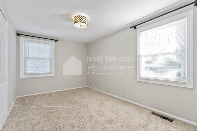 Building Photo - 2511 Kitmore Ln