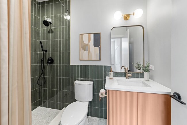 Building Photo - Renovated 3 bedroom in Lincoln Park - Now Leasing!