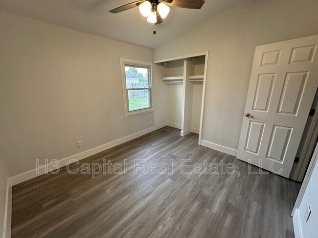 Building Photo - 3045 Dale Ave