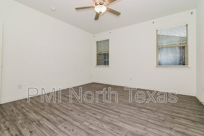 Building Photo - 1208 Mesquite Ln