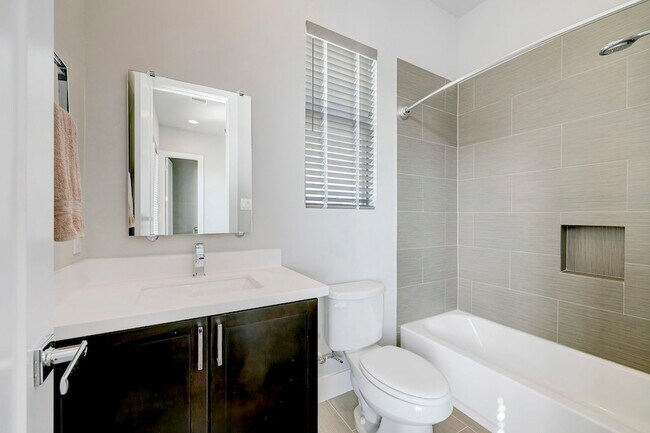 Building Photo - 5622 Kiam St