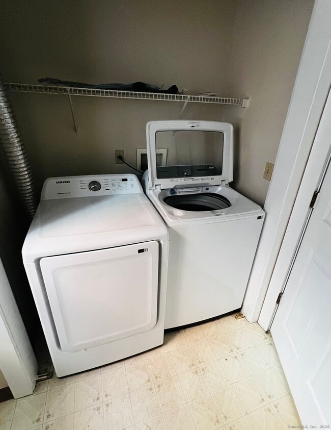 Building Photo - 24 Mortson St