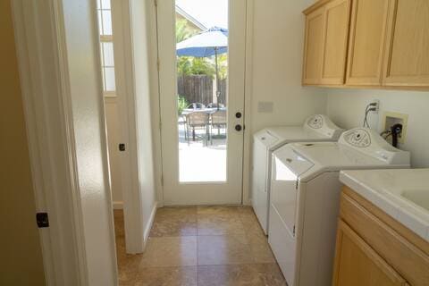 Building Photo - 859 Sycamore Canyon Rd