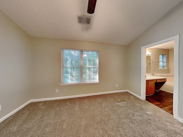 Building Photo - 2406 Mills Bend