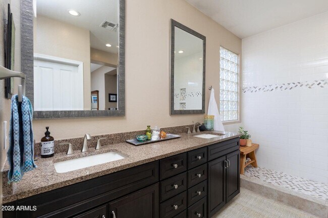 Building Photo - 7159 W Desert Mirage Dr