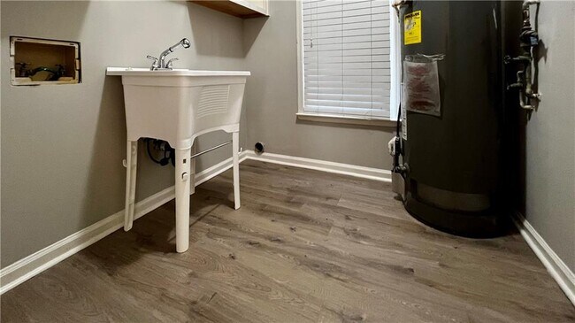 Building Photo - 11175 Linbrook Ln