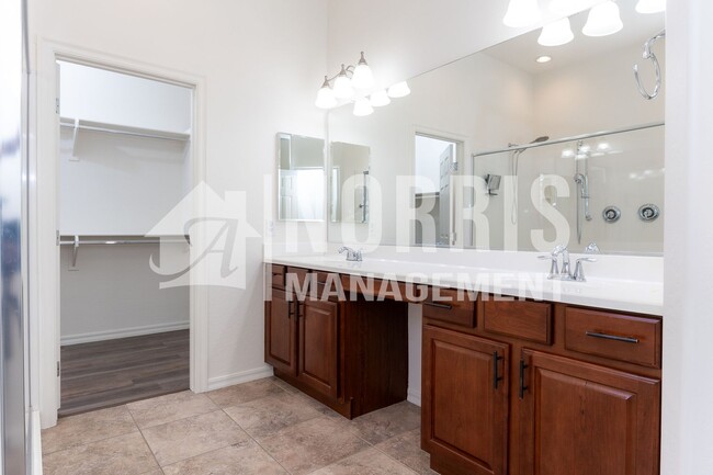 Building Photo - Beautiful Home in Villago Community