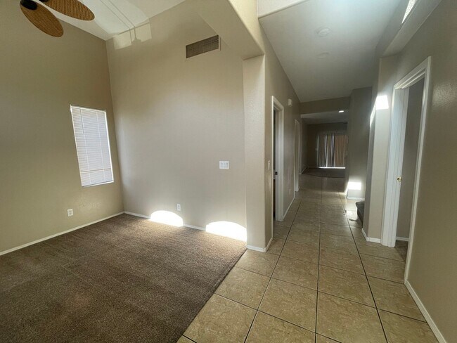 Building Photo - 4348 Santa Clarita Ave