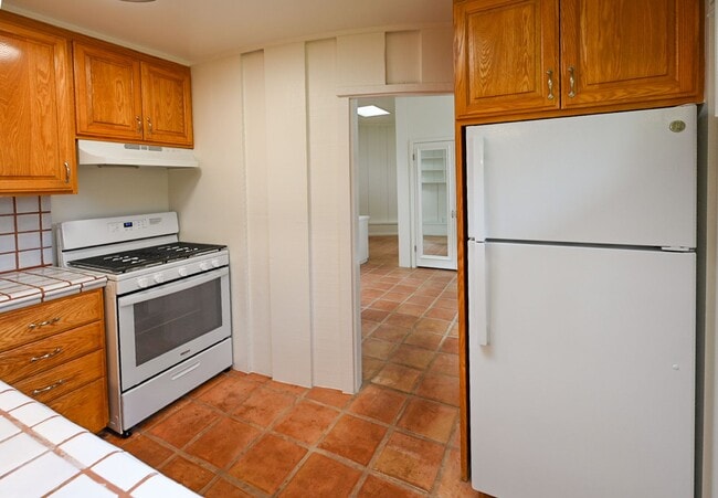 Building Photo - Dolores Street Triplex