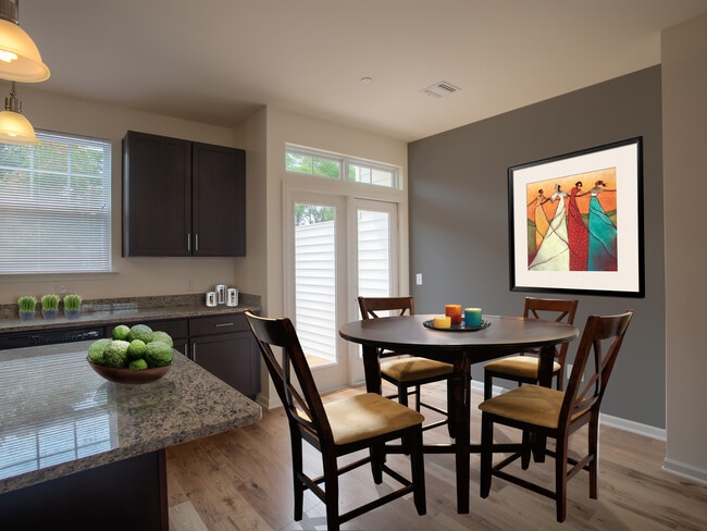 Dining Room - Avalon Garden City