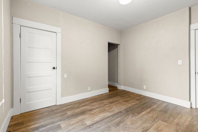 Building Photo - 5530 N Haight Ave