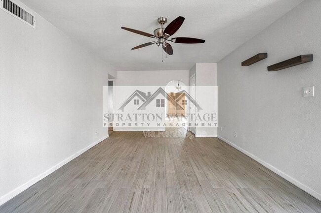 Building Photo - 2142 S Las Palmas