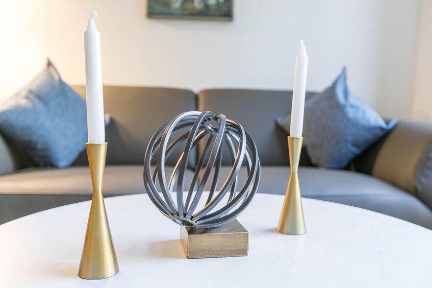 Building Photo - 47 E 33rd St