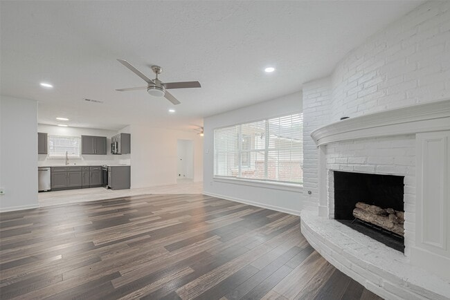 Building Photo - 5303 Lookout Mountain Dr