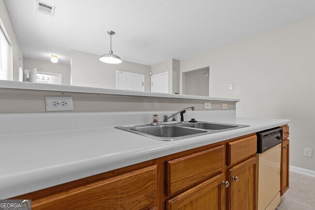 Building Photo - 2284 Oakland Spring Dr