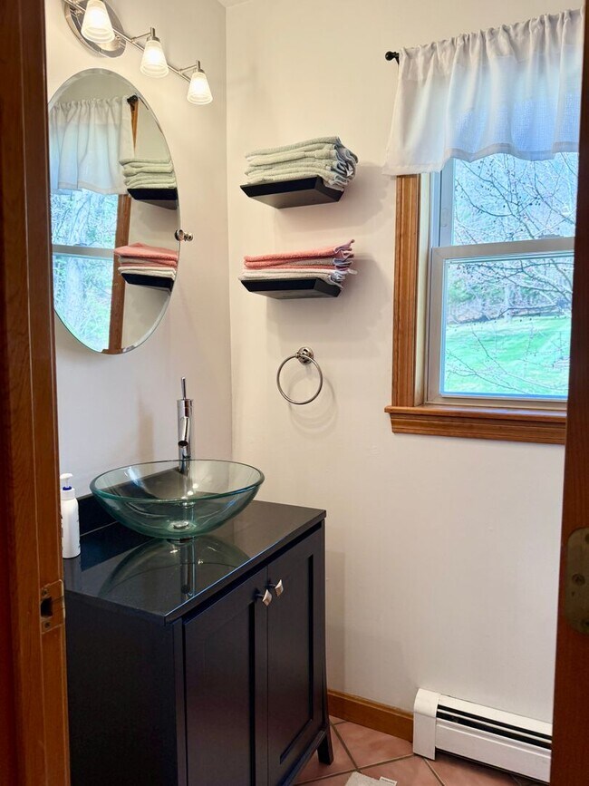 Building Photo - Meticulously Maintained 3BD/2.5BA Home in Quiet Westbrook Neighborhood!