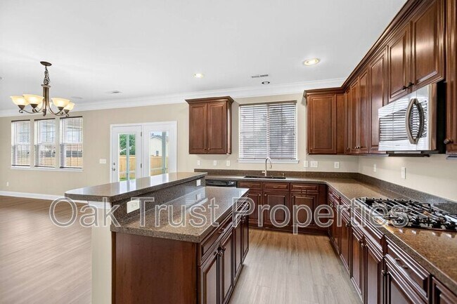 Building Photo - 7018 Bellflower Ln