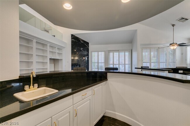 Building Photo - 174 Buena Ct