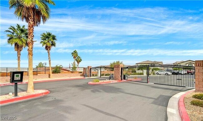 Building Photo - 483 Ylang Pl