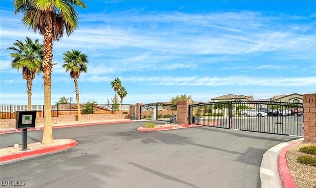 Building Photo - 618 Bellus Pl