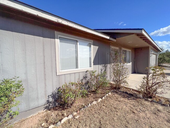 Building Photo - HOUSE - RIMROCK AREA