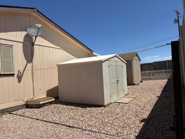 Building Photo - 3825 W 20 N