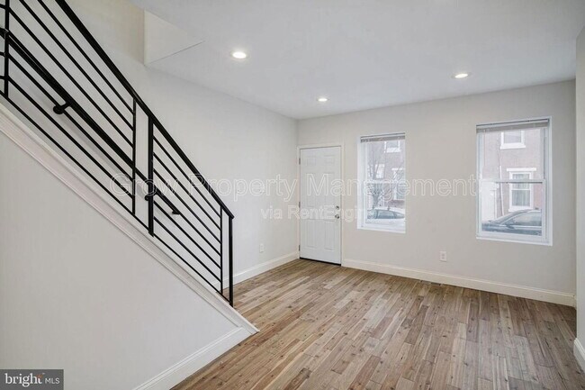 Building Photo - 2028 E Firth St