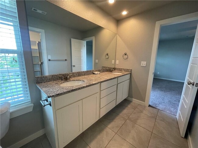 Building Photo - 3915 SW Peachwood Dr