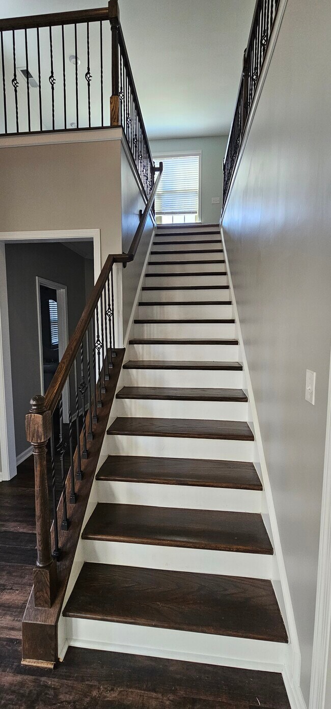 Building Photo - 1044 Crest Oak Ln