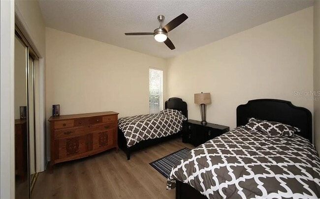 Building Photo - 5324 Cottonwood Tree Cir