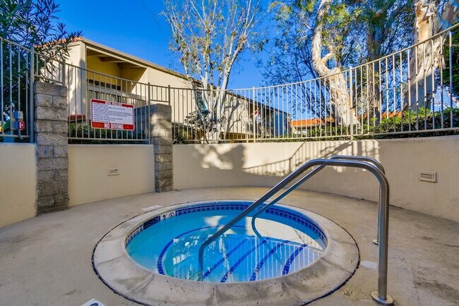 Building Photo - 453 S Sierra Ave