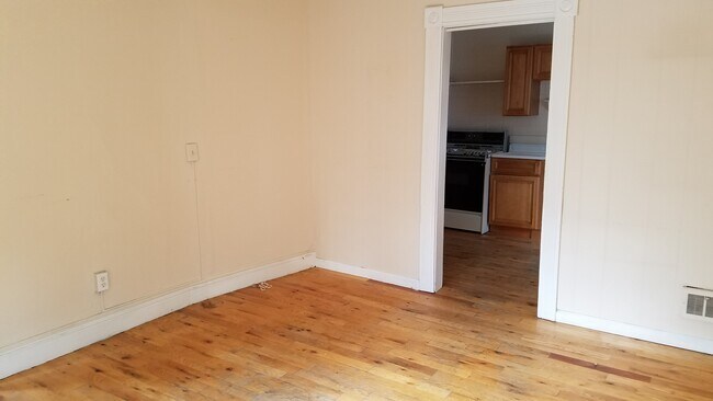 Building Photo - 439 Meigs St