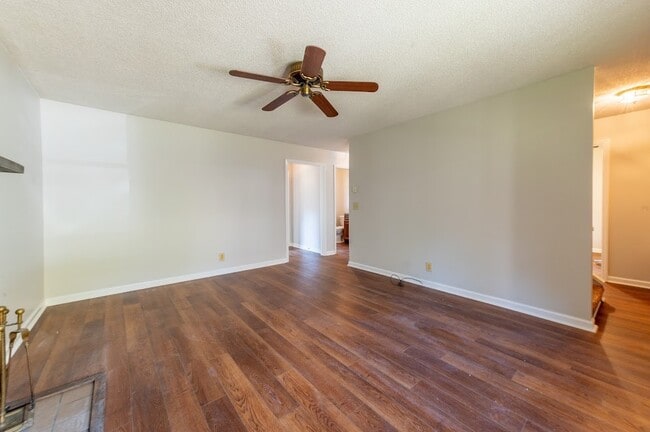 Building Photo - 112 Wickham Square