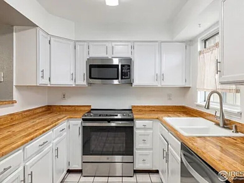 Building Photo - 11951 E Kepner Dr