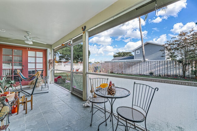 Building Photo - 1242 Wyndcliff Dr