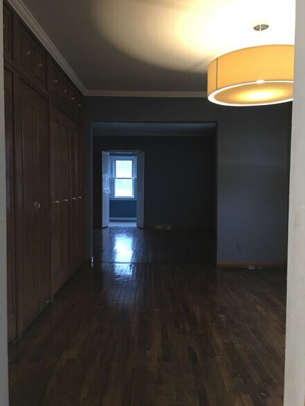 Building Photo - 2526 University Ave NE