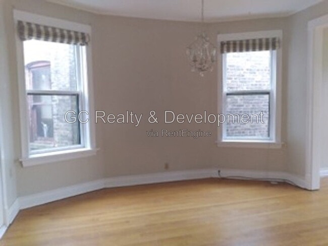 Building Photo - 1306 W Cornelia Ave