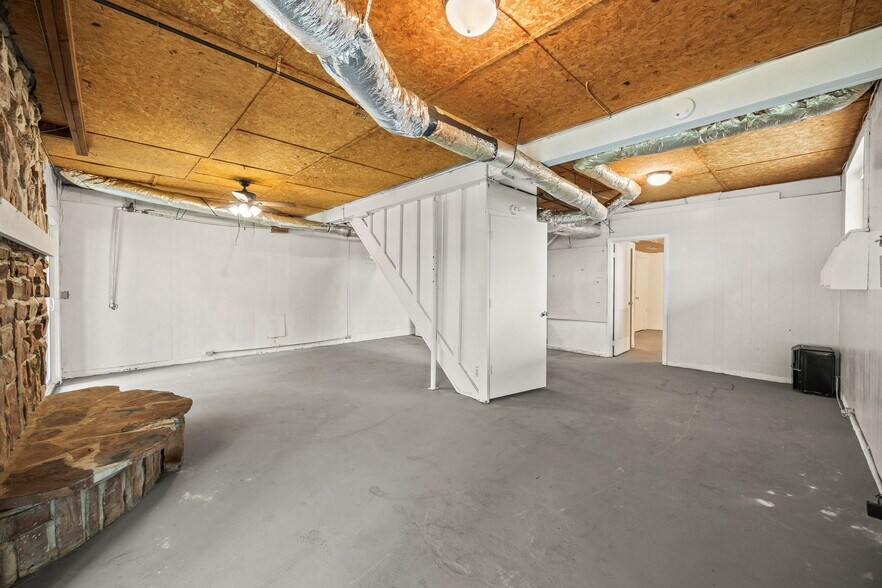 Building Photo - 258 Idlewild Dr
