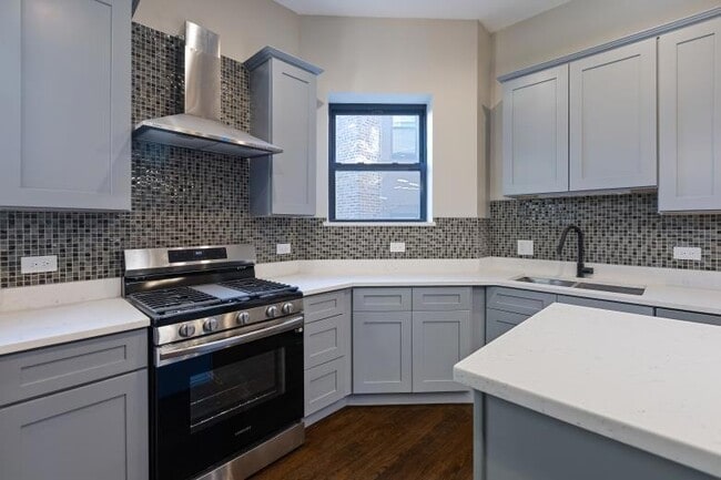 Building Photo - 444 E 48th St